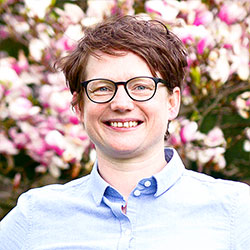 Astrid Voß - Osteopathin und Physiotherapeutin Astrid Voß - Osteopathin und Physiotherapeutin